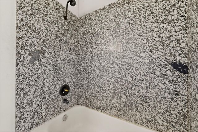 76 Juniper Avenue, Los Lunas, NM 87031