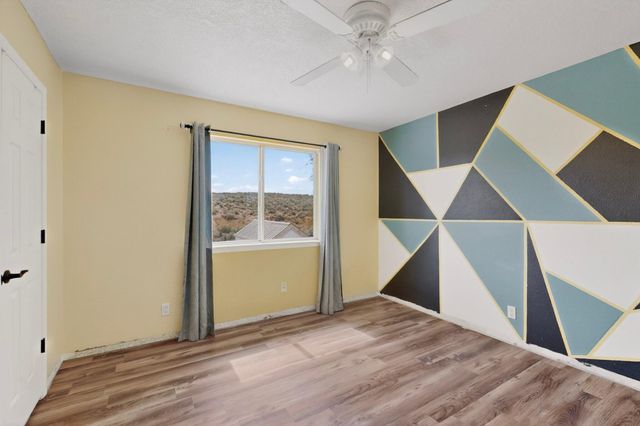 76 Juniper Avenue, Los Lunas, NM 87031