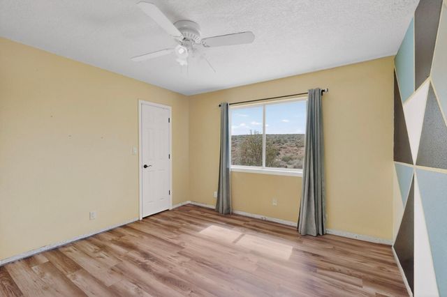 76 Juniper Avenue, Los Lunas, NM 87031