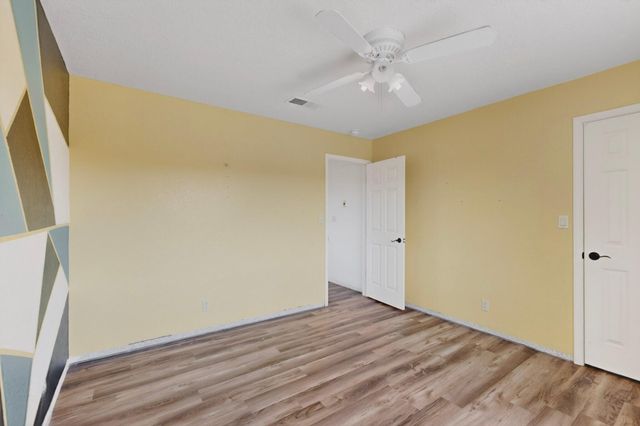 76 Juniper Avenue, Los Lunas, NM 87031