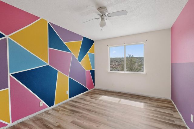 76 Juniper Avenue, Los Lunas, NM 87031