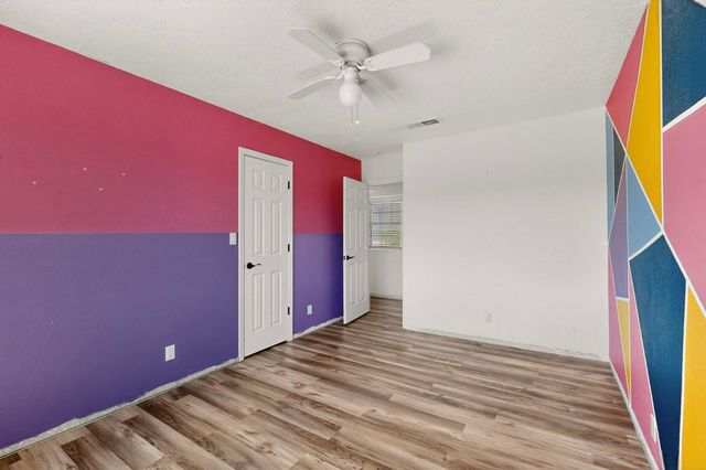 76 Juniper Avenue, Los Lunas, NM 87031