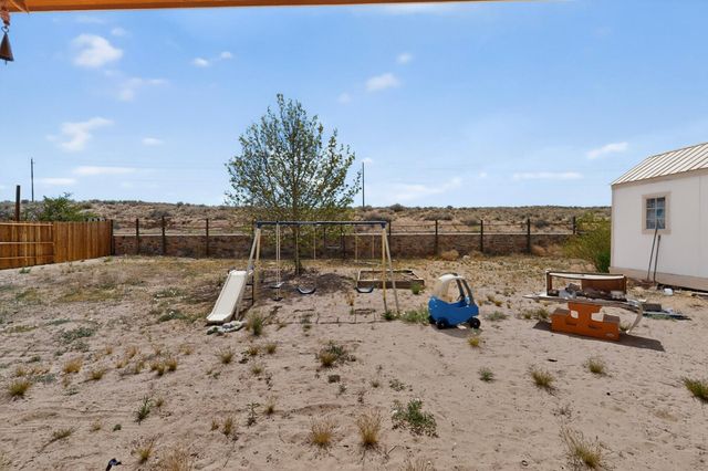 76 Juniper Avenue, Los Lunas, NM 87031