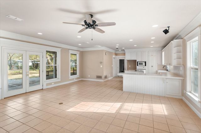 204 Plantation Avenue, Pottsboro, TX 75076