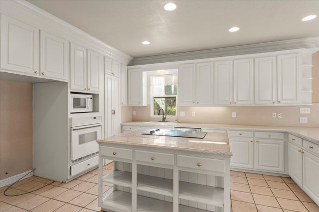 204 Plantation Avenue, Pottsboro, TX 75076