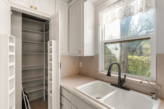 204 Plantation Avenue, Pottsboro, TX 75076