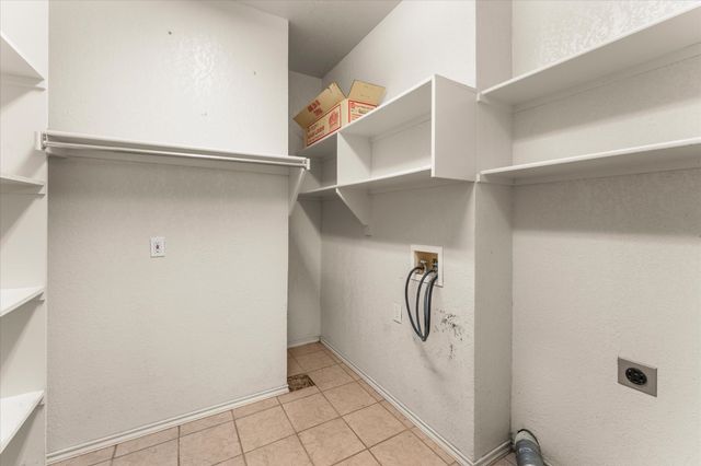 204 Plantation Avenue, Pottsboro, TX 75076