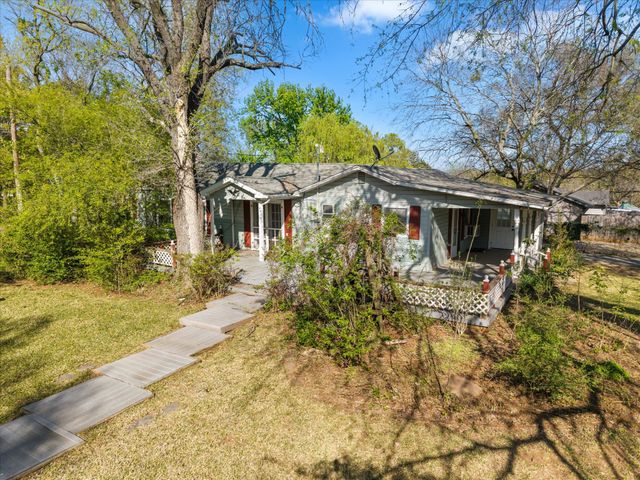 204 Plantation Avenue, Pottsboro, TX 75076