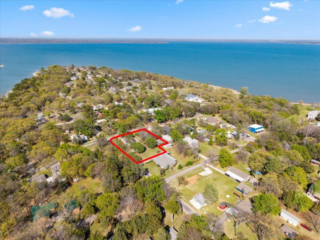 204 Plantation Avenue, Pottsboro, TX 75076