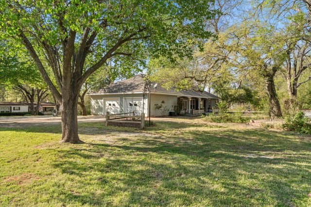 204 Plantation Avenue, Pottsboro, TX 75076
