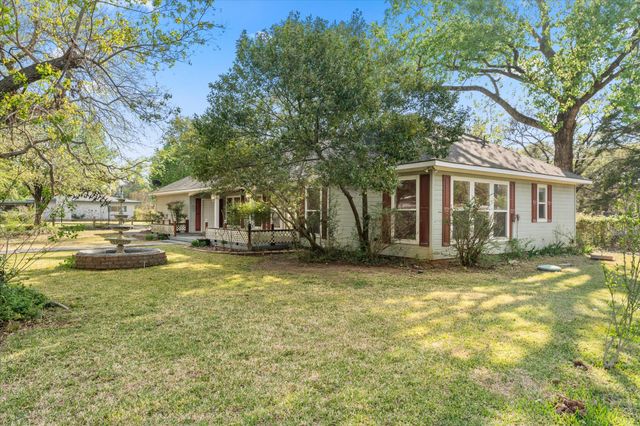 204 Plantation Avenue, Pottsboro, TX 75076