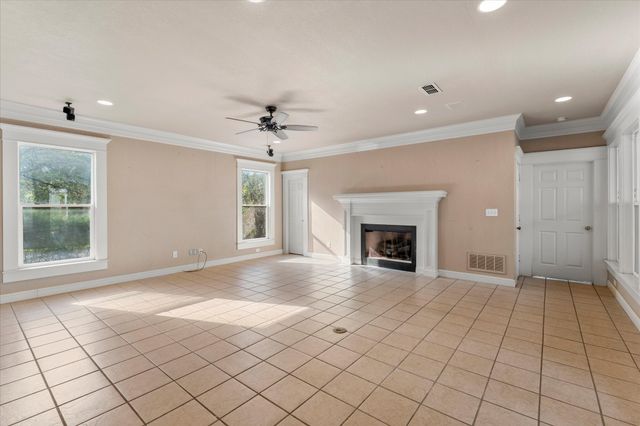 204 Plantation Avenue, Pottsboro, TX 75076