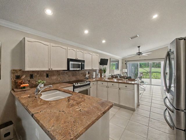 6292 Grand Cypress Circle, Lake Worth, FL 33463