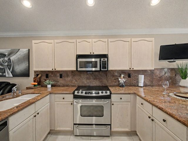 6292 Grand Cypress Circle, Lake Worth, FL 33463