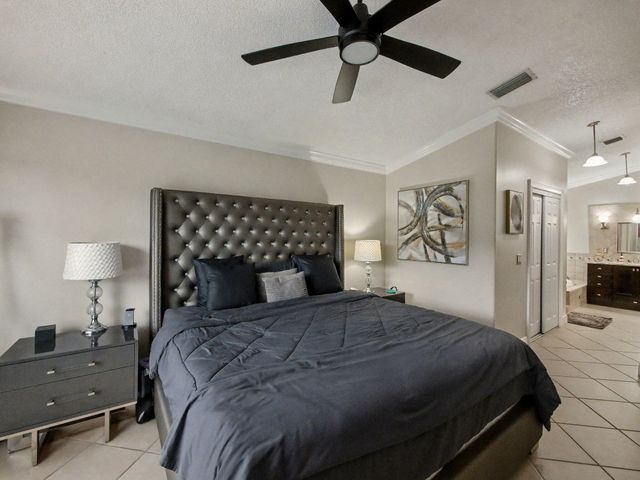 6292 Grand Cypress Circle, Lake Worth, FL 33463