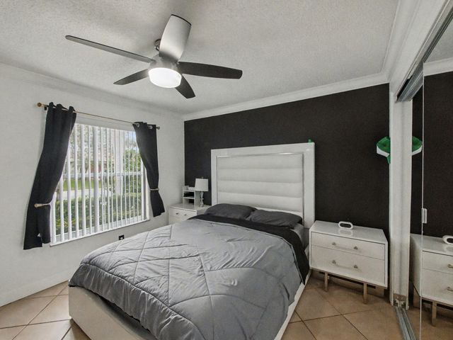 6292 Grand Cypress Circle, Lake Worth, FL 33463