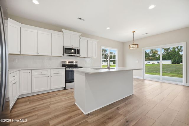 911 Albrittons Road, Kinston, NC 28504