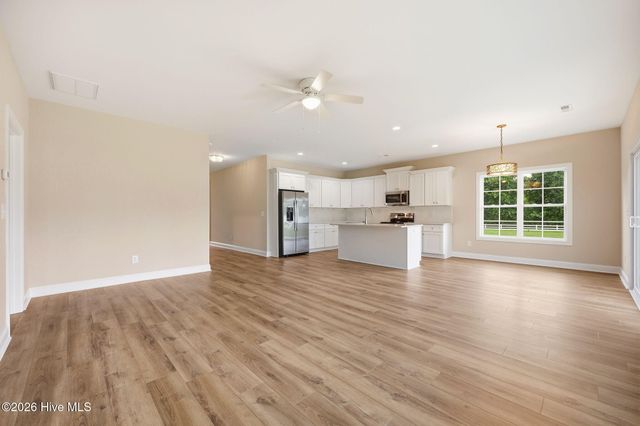 911 Albrittons Road, Kinston, NC 28504