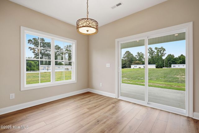 911 Albrittons Road, Kinston, NC 28504