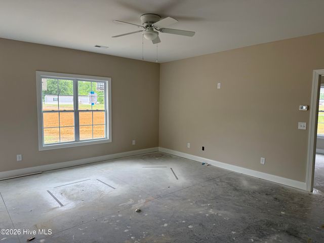 911 Albrittons Road, Kinston, NC 28504
