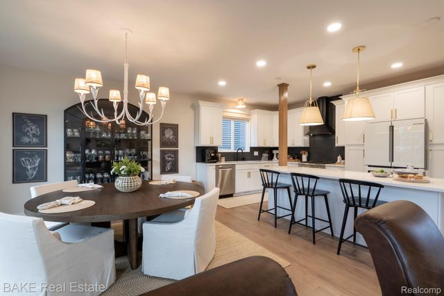 205 Mountain View Lane, Milford Village, MI 48381