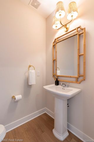 205 Mountain View Lane, Milford Village, MI 48381