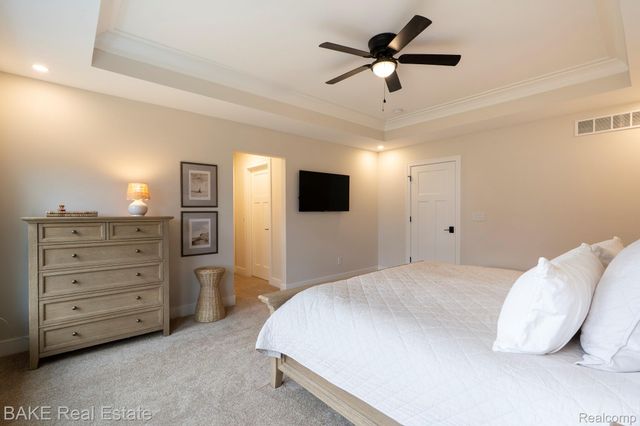 205 Mountain View Lane, Milford Village, MI 48381