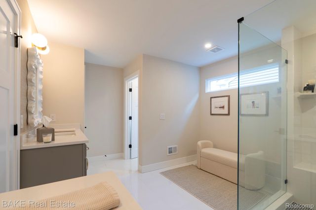 205 Mountain View Lane, Milford Village, MI 48381