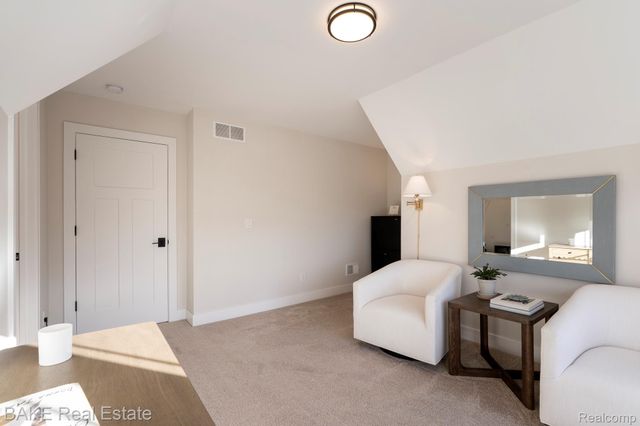 205 Mountain View Lane, Milford Village, MI 48381