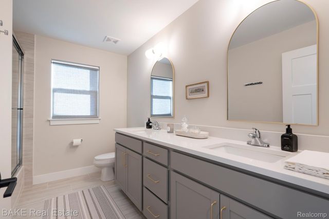 205 Mountain View Lane, Milford Village, MI 48381