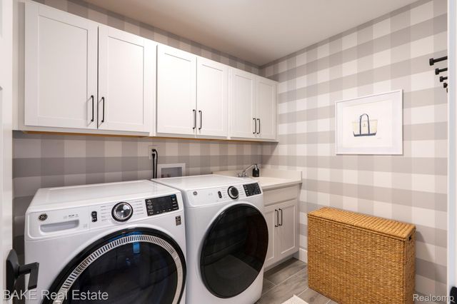 205 Mountain View Lane, Milford Village, MI 48381