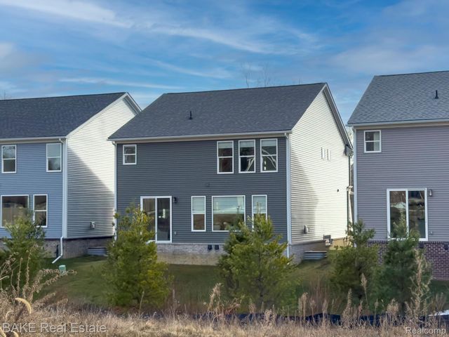 205 Mountain View Lane, Milford Village, MI 48381