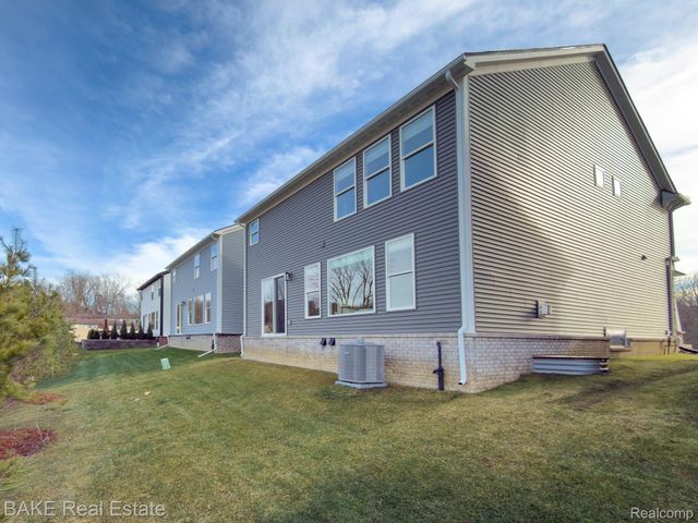 205 Mountain View Lane, Milford Village, MI 48381