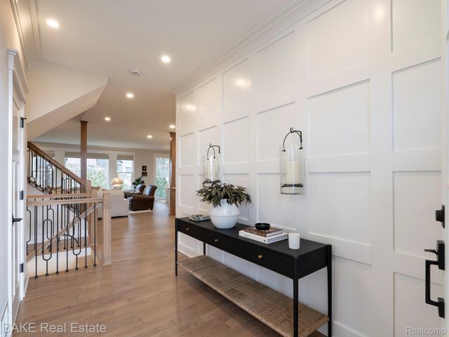 205 Mountain View Lane, Milford Village, MI 48381