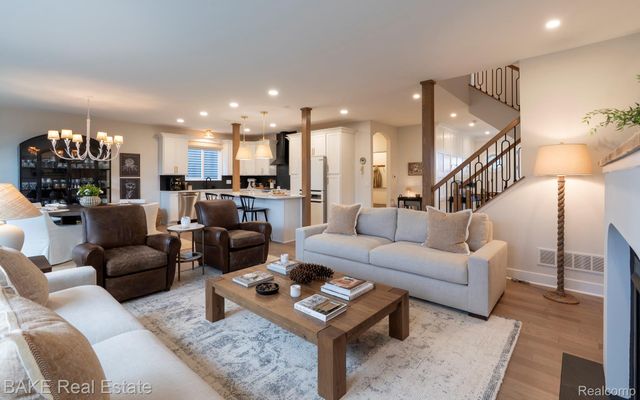 205 Mountain View Lane, Milford Village, MI 48381