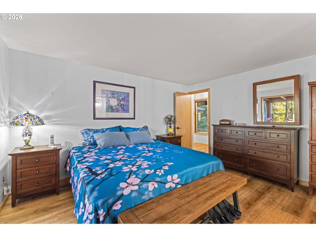 94442 CARLSON HEIGHTS Ln, North Bend, OR 97459