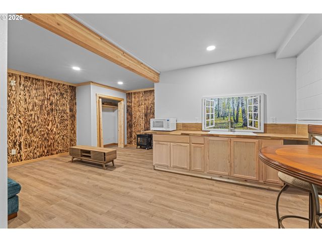 94442 CARLSON HEIGHTS Ln, North Bend, OR 97459