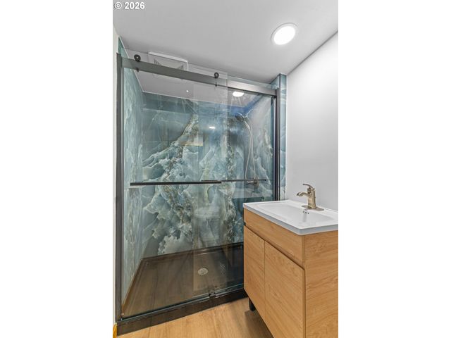 94442 CARLSON HEIGHTS Ln, North Bend, OR 97459