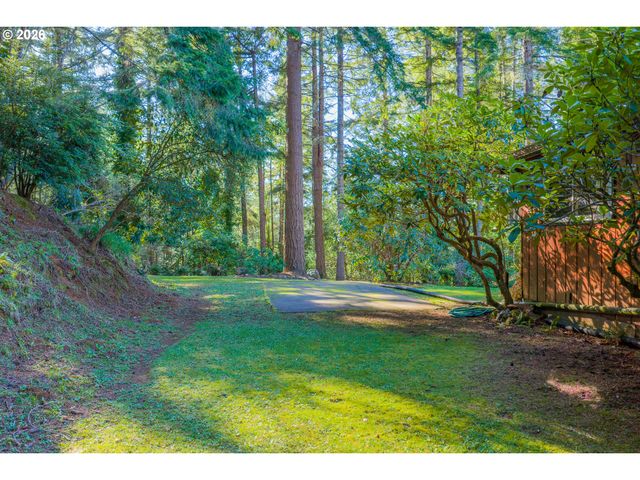 94442 CARLSON HEIGHTS Ln, North Bend, OR 97459
