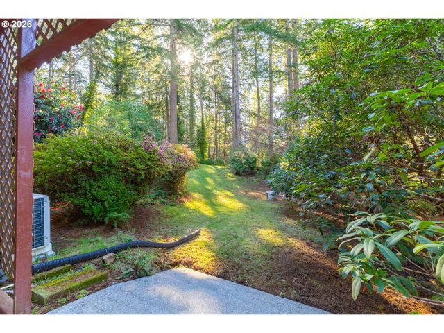 94442 CARLSON HEIGHTS Ln, North Bend, OR 97459