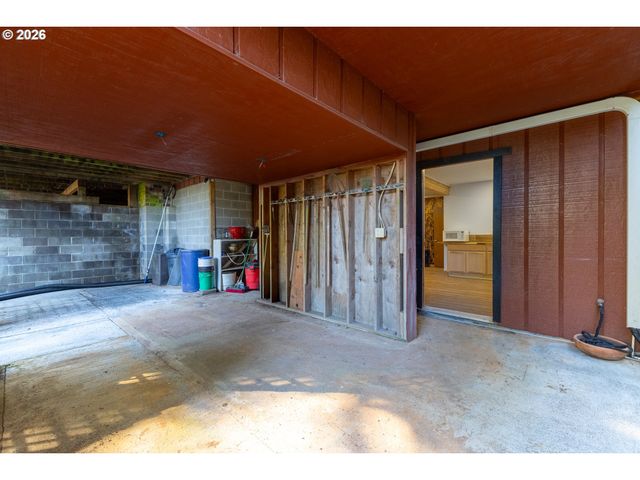 94442 CARLSON HEIGHTS Ln, North Bend, OR 97459