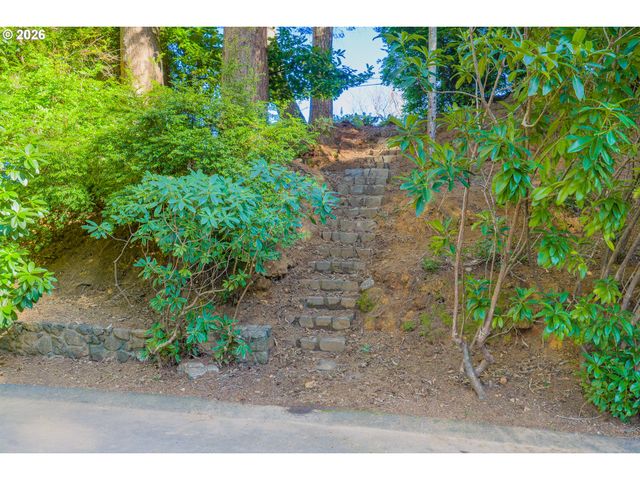 94442 CARLSON HEIGHTS Ln, North Bend, OR 97459