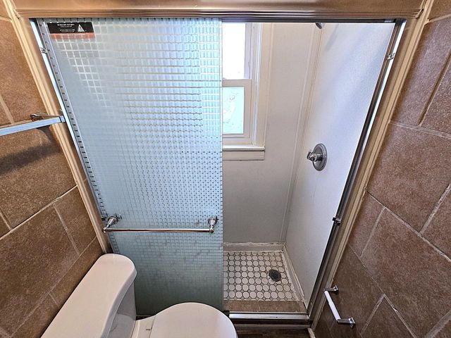 5870 N 72nd STREET, Milwaukee, WI 53218