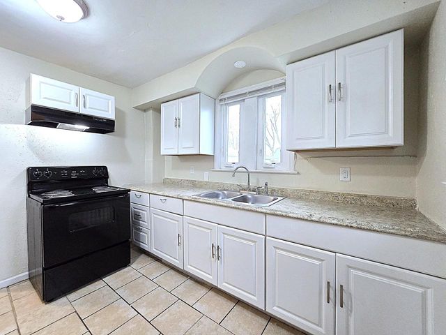 5870 N 72nd STREET, Milwaukee, WI 53218