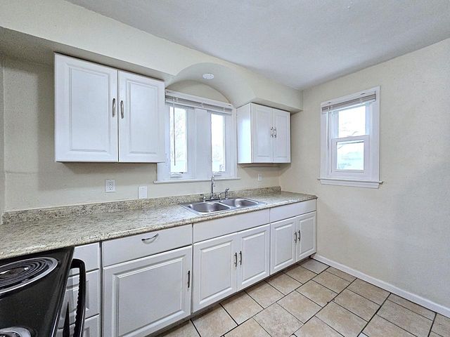 5870 N 72nd STREET, Milwaukee, WI 53218