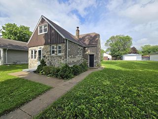 5870 N 72nd STREET, Milwaukee, WI 53218