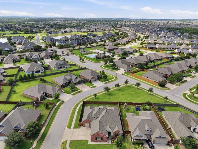 13608 Cobblestone Curve Road, Oklahoma City, OK 73142