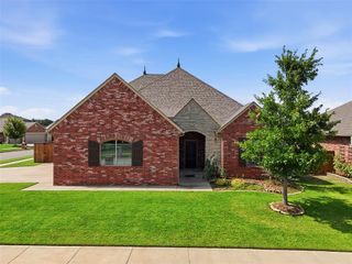 13608 Cobblestone Curve Road, Oklahoma City, OK 73142
