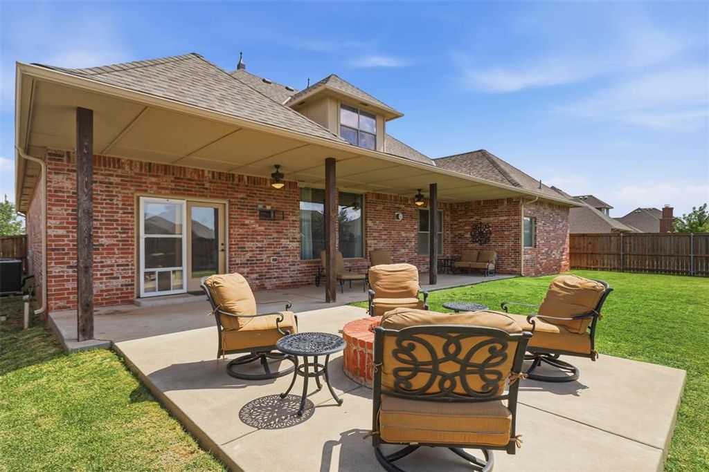 Image 2 of property listing at 13608 Cobblestone Curve Road, Oklahoma City, OK 73142