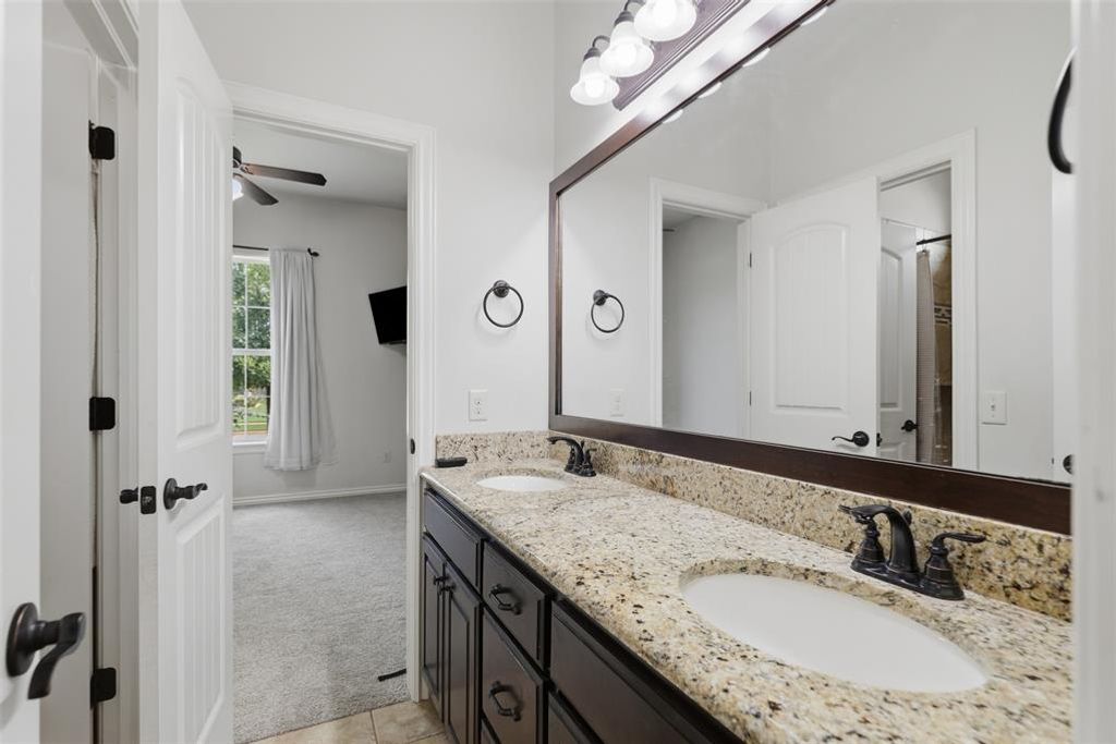 Image 20 of property listing at 13608 Cobblestone Curve Road, Oklahoma City, OK 73142